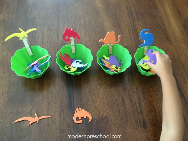 Dinosaur foam sticker sorting activity for toddlers & preschoolers | Modern Preschool