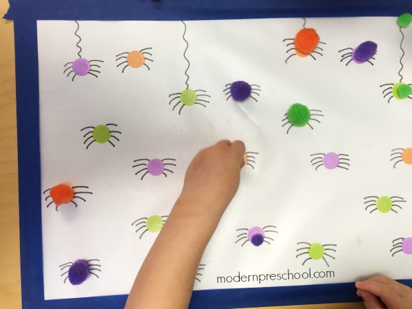 Practice color matching and fine motor skills with this simple spider activity for preschoolers and toddlers from Modern Preschool!