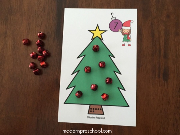 Free printable Christmas tree counting cards! Practice numbers, fine motor skills, math, and even science with preschoolers!