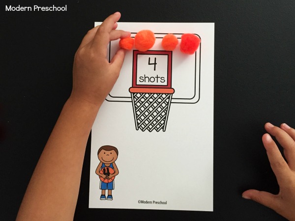 March Madness fans? These FREE printable basketball shots counting mats (1-12) are perfect to practice counting, number recognition, one to one correspondence for toddlers and preschoolers!