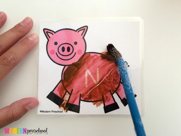 Surprise uppercase letters appear after toddlers, preschoolers, or kindergarteners clean the mud off of the pigs on these free alphabet printable cards!